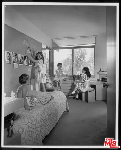 $2,495,000 | 2764 Outpost Drive, Los Angeles, CA 90068