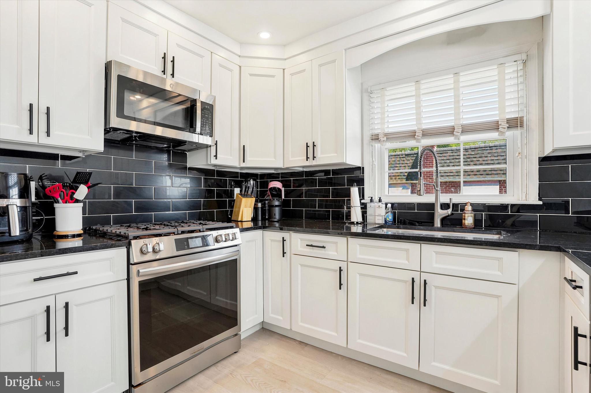 9968 Woodfern Road Philadelphia, PA 19115 - Photo 10 of 25