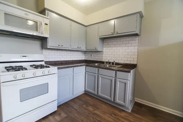 $775 | 311 Campbell Avenue, Unit 5, Pasadena, TX 77502
