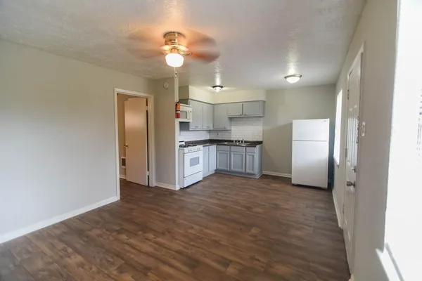 $775 | 311 Campbell Avenue, Unit 5, Pasadena, TX 77502