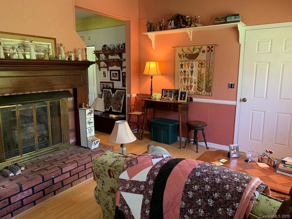 206 Pressley Road Franklin, NC 28734 - Photo 3 of 8 Gallery Image 3