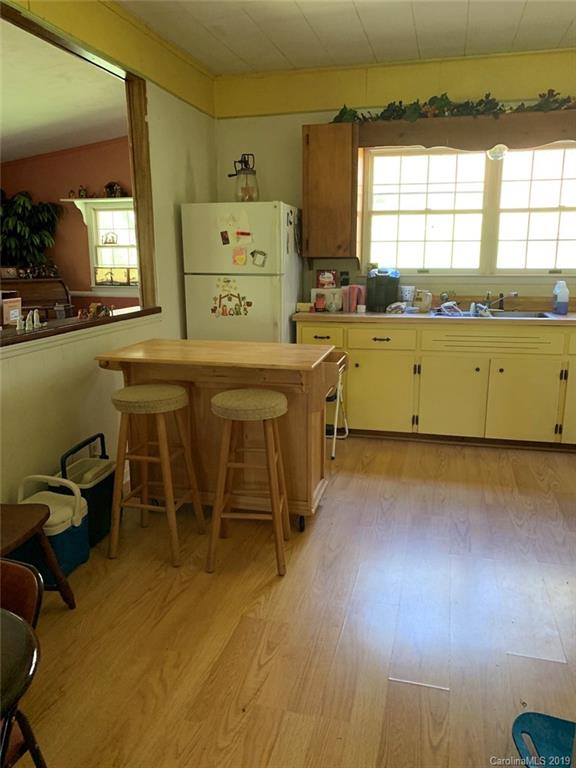 206 Pressley Road Franklin, NC 28734 - Photo 4 of 8 Gallery Image 4