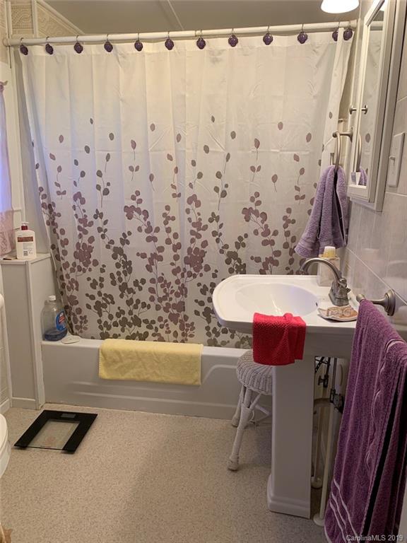 206 Pressley Road Franklin, NC 28734 - Photo 7 of 8 Gallery Image 7
