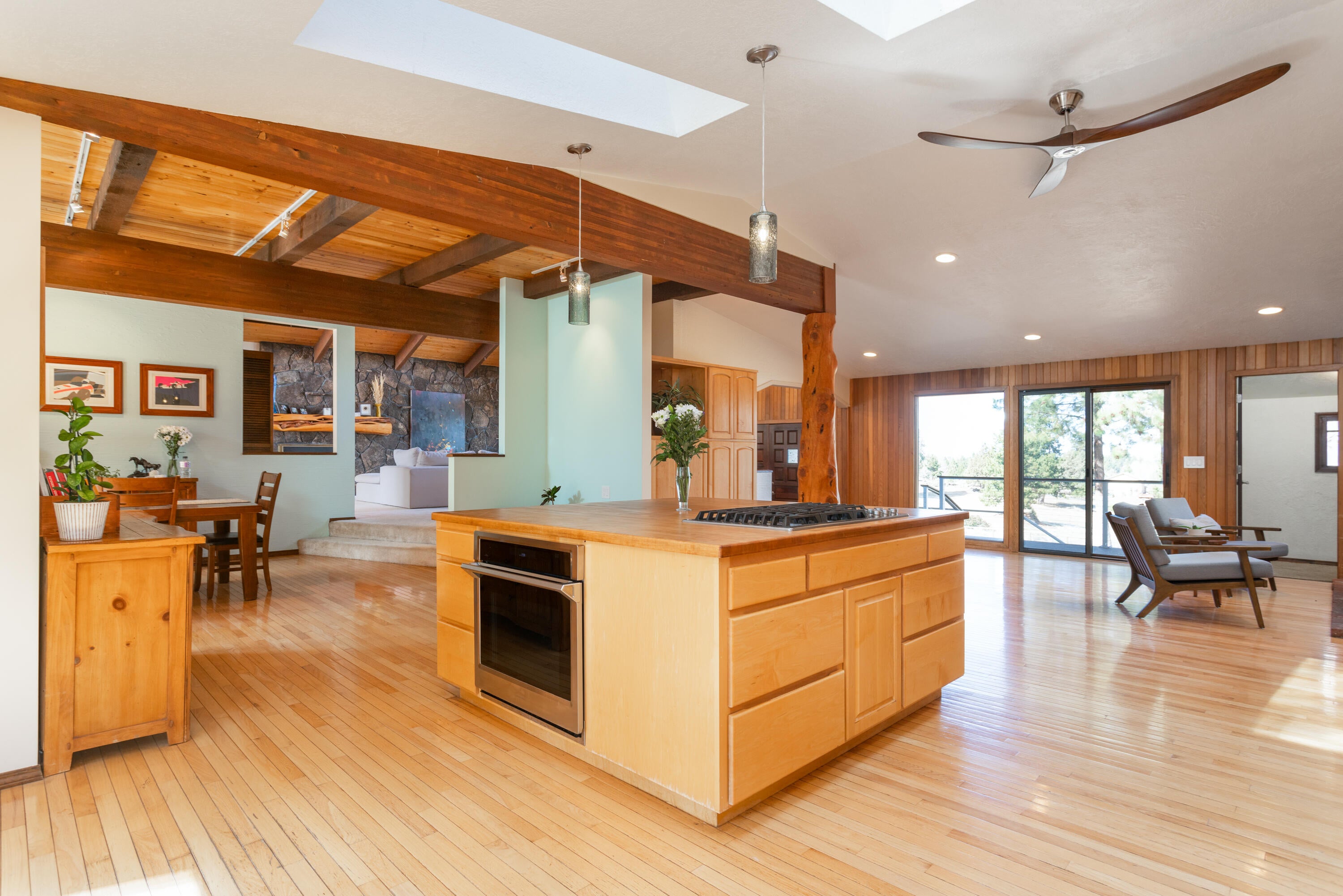60400 Woodside Road Bend, OR 97702 - Photo 14 of 42 All new stainless steel appliances.