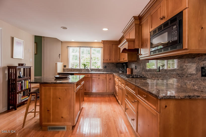 140 Shore Road Old Greenwich, CT 06870 - Photo 8 of 30 Kitchen