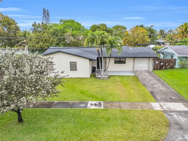 $699,000 | 19030 Bel Aire Drive, Cutler Bay, FL 33157