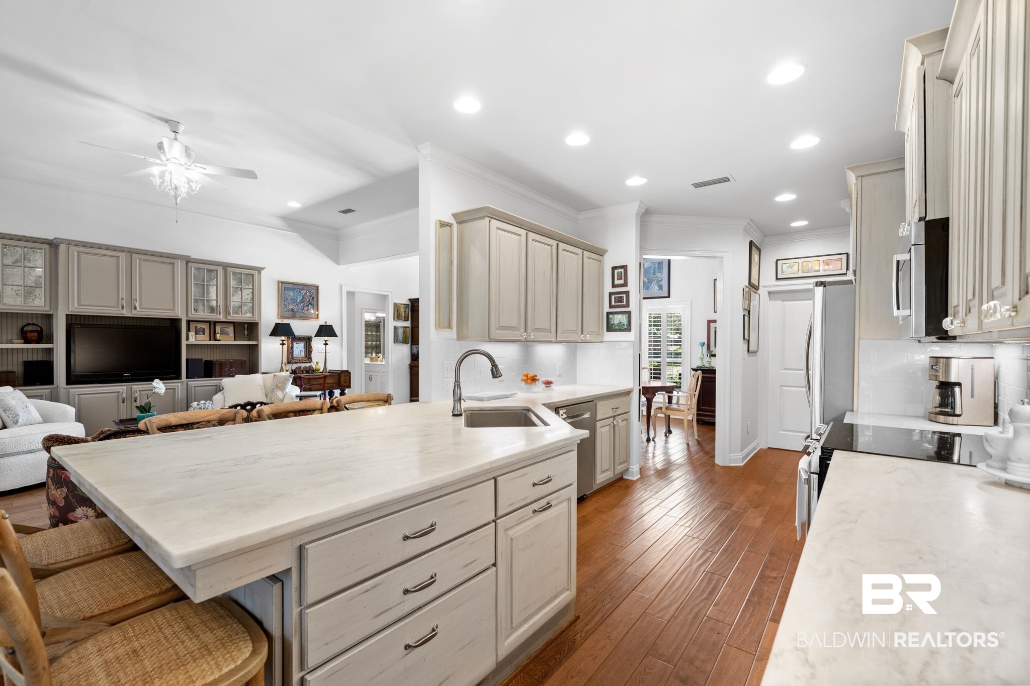 407 Rothley Avenue Fairhope, AL 36532 - Photo 14 of 33 Kitchen to Great Room