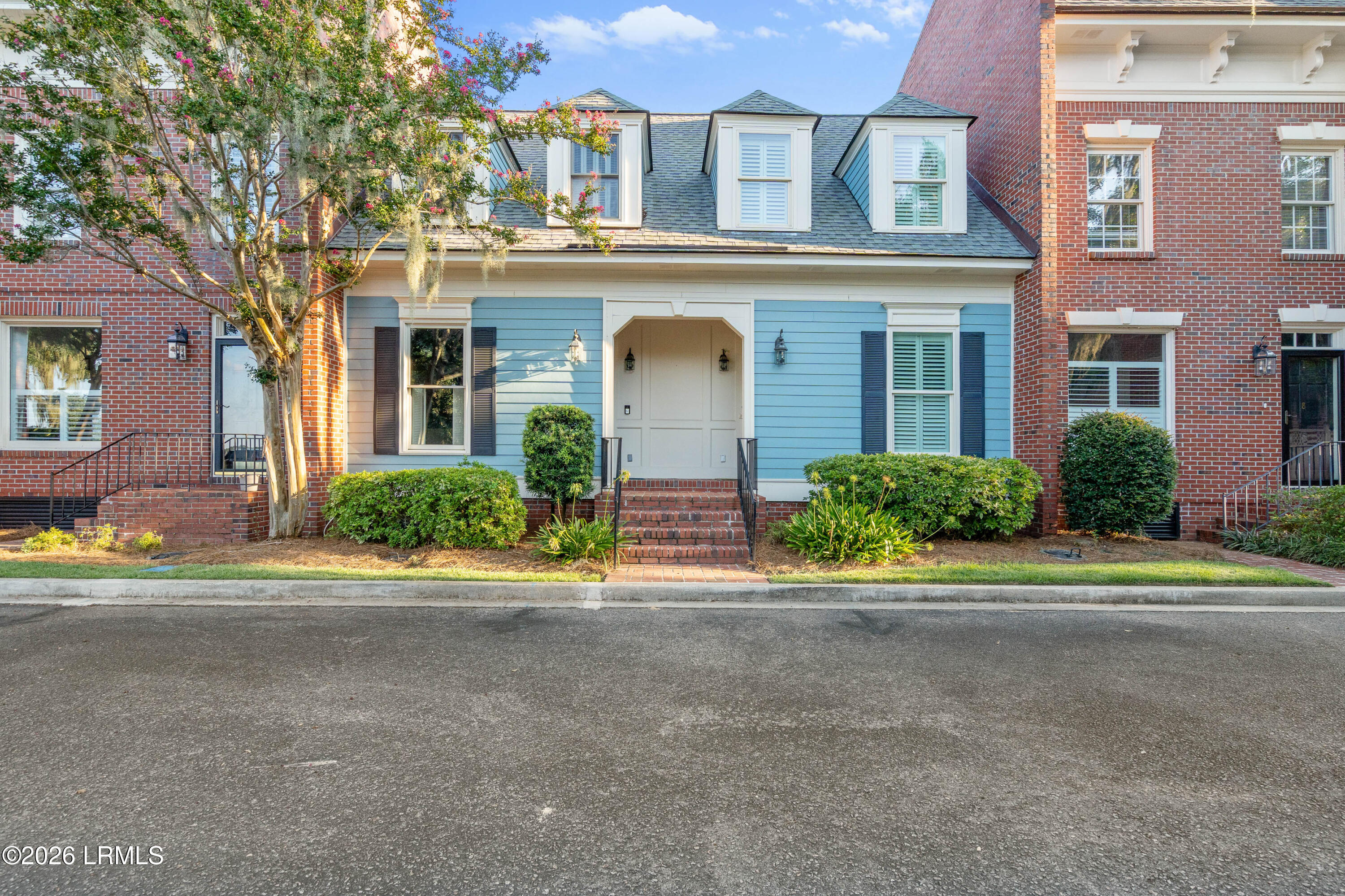 895 Ribaut Road, Unit A6 Beaufort, SC 29902 - Photo 2 of 43 6 Carriage Ct-19