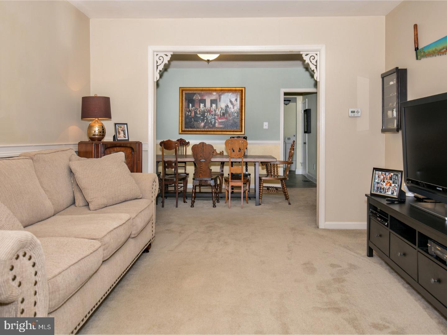 41 Pocahontas Road Somerdale, NJ 08083 - Photo 4 of 24 Living Room