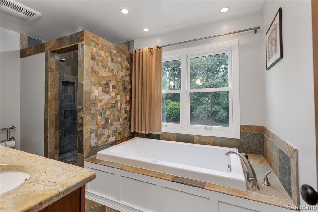 793 Box Canyon Court Rochester Hills, MI 48309 - Photo 34 of 48