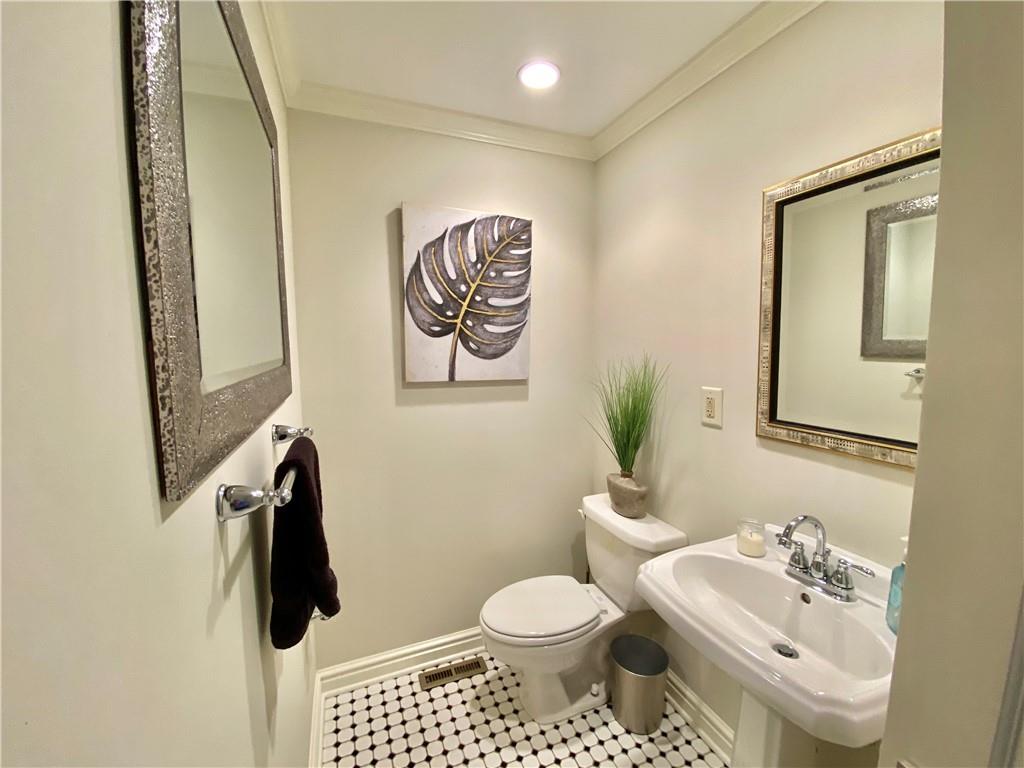 707 Filbert Street Pittsburgh, PA 15232 - Photo 12 of 25 Gallery Image 12