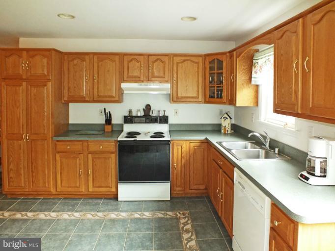 3702 Altondale Road Reisterstown, MD 21136 - Photo 8 of 20 Kitchen, View 3