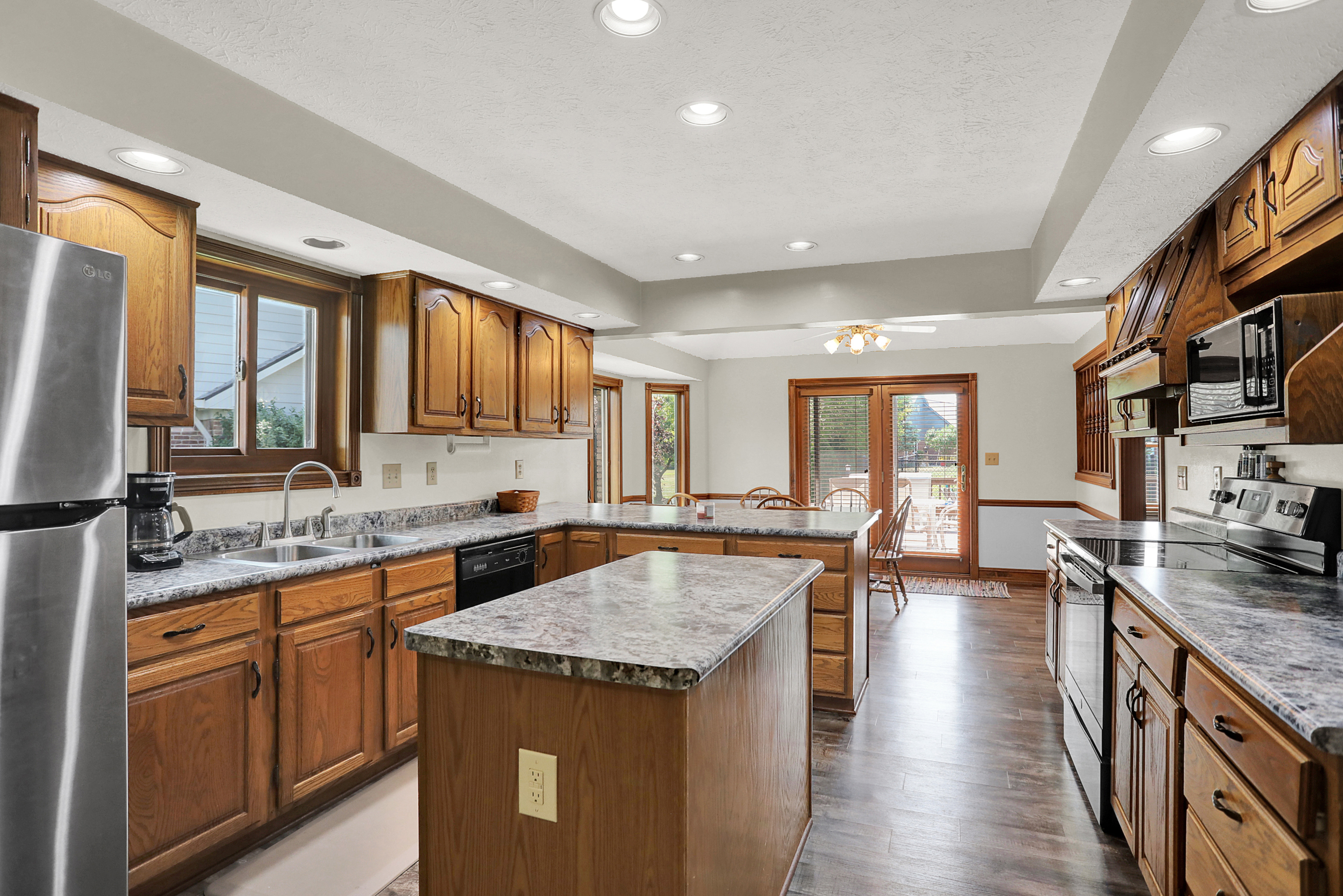 4225 Moss Ridge Court Indianapolis, IN 46237 - Photo 14 of 55 Gallery Image 14
