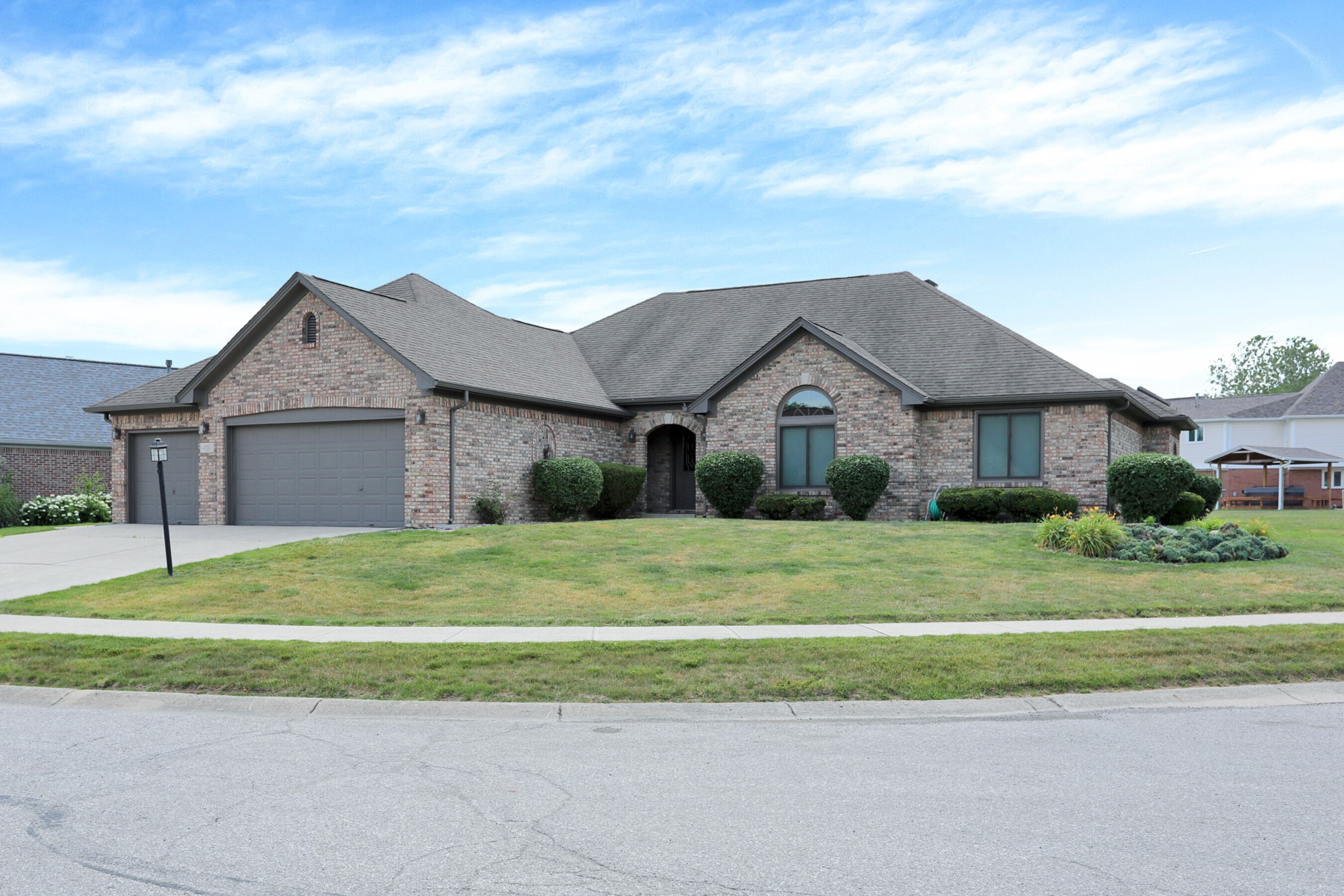 4225 Moss Ridge Court Indianapolis, IN 46237 - Photo 2 of 55 Gallery Image 2