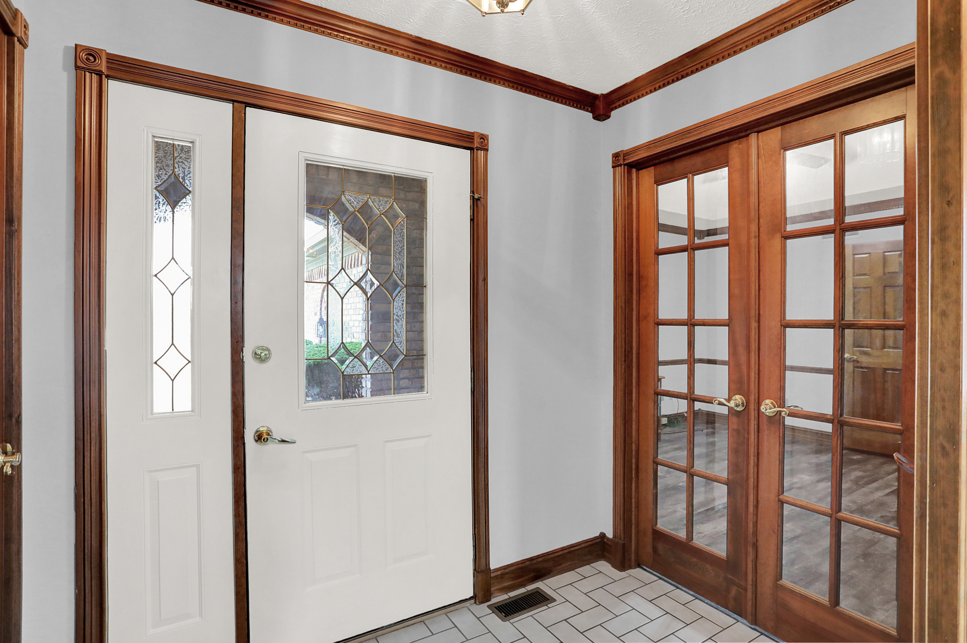 4225 Moss Ridge Court Indianapolis, IN 46237 - Photo 4 of 55 Gallery Image 4