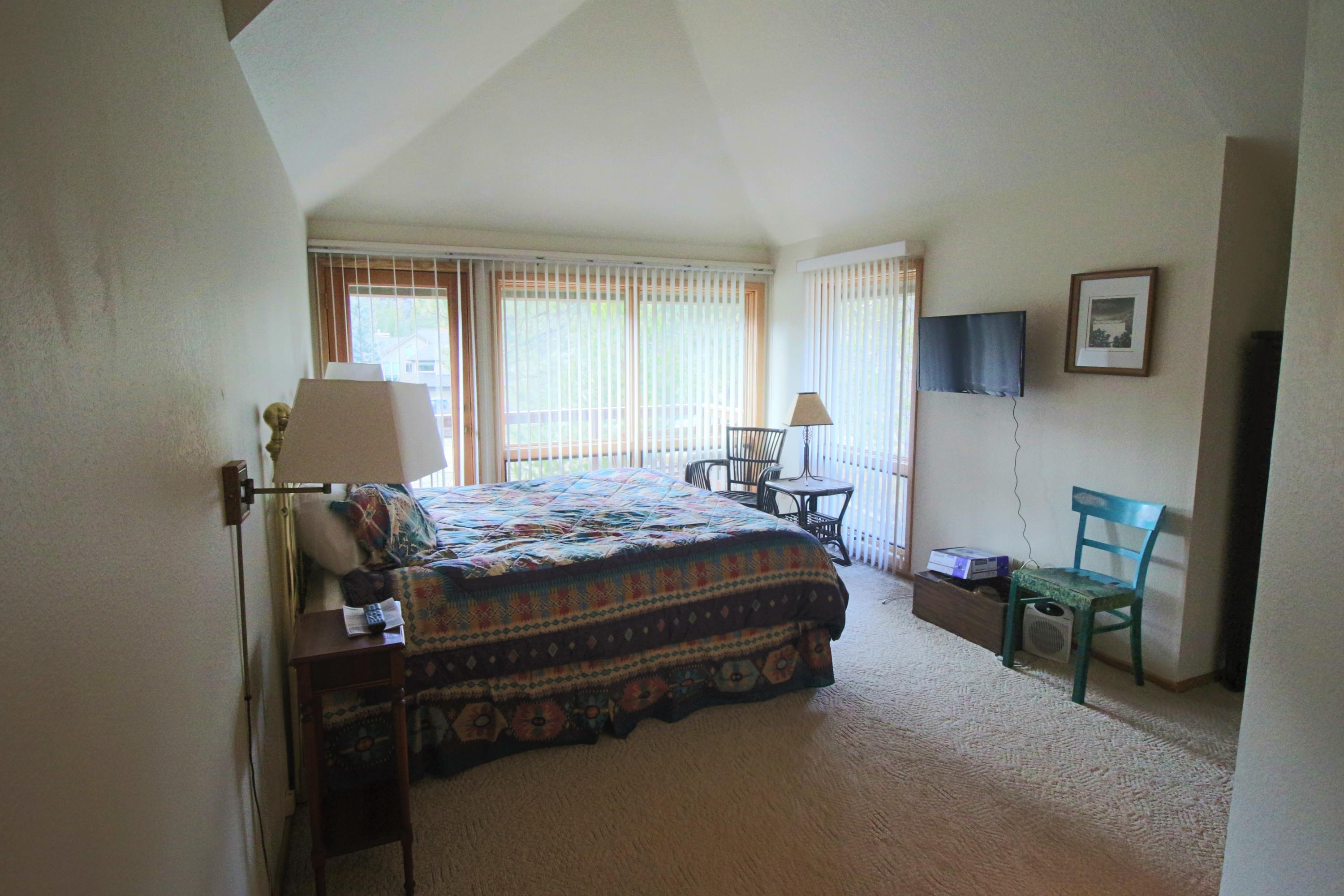 17693 Bittern Lane Sunriver, OR 97707 - Photo 10 of 15 The Master Suite is comfortably sized with vaulted ceilings.