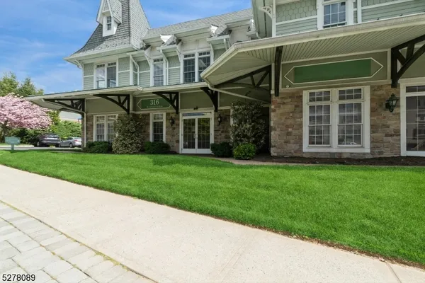 $3,500 | 286 South Avenue, Unit 296, Fanwood, NJ 07023