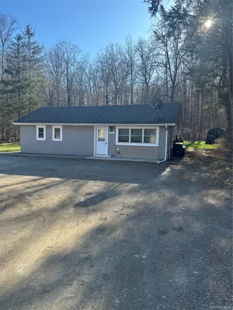 $2,100 | 273 South Road, Holmes, NY 12531