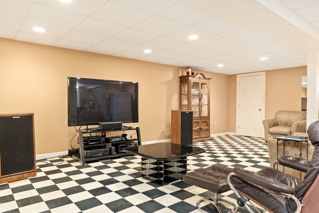 14 Walker Road Topsfield, MA 01983 - Photo 34 of 40 Gallery Image 34