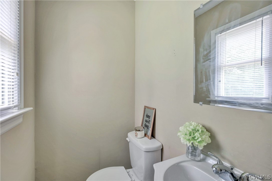 2110 Meadow Road Sandston, VA 23150 - Photo 16 of 24 Gallery Image 16