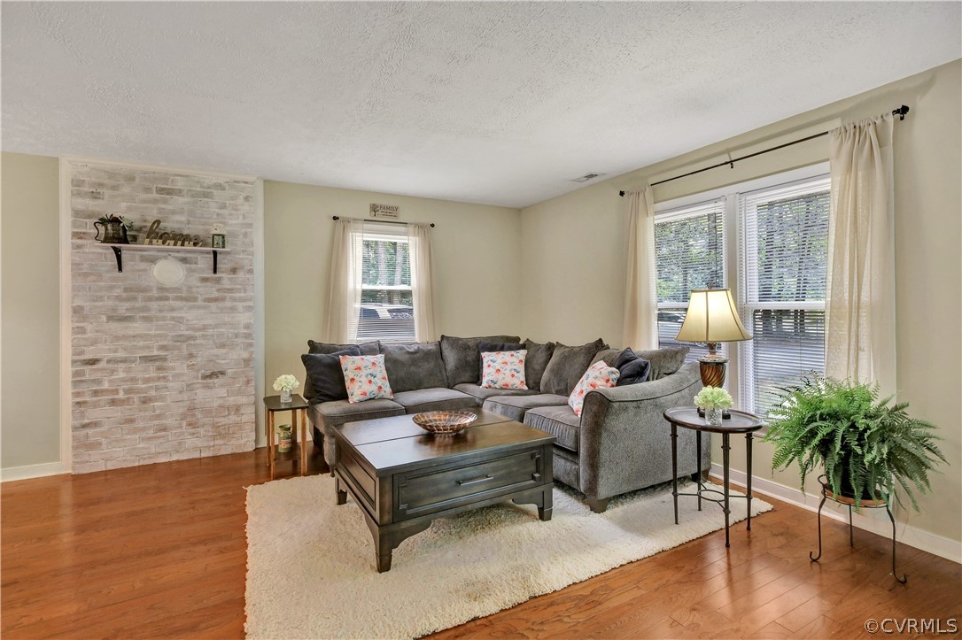2110 Meadow Road Sandston, VA 23150 - Photo 5 of 24 Gallery Image 5