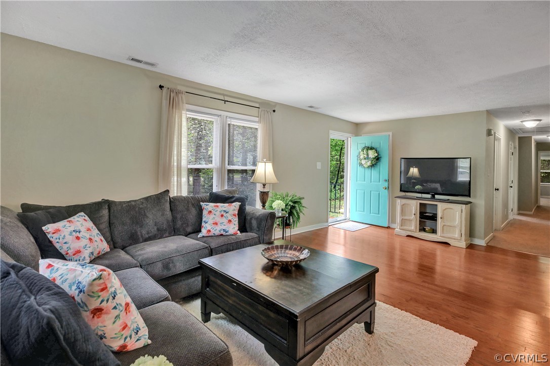 2110 Meadow Road Sandston, VA 23150 - Photo 6 of 24 Gallery Image 6