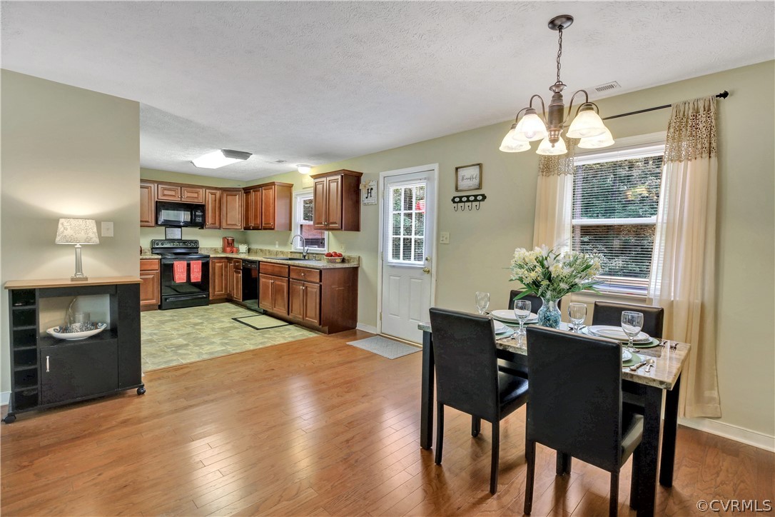 2110 Meadow Road Sandston, VA 23150 - Photo 7 of 24 Gallery Image 7