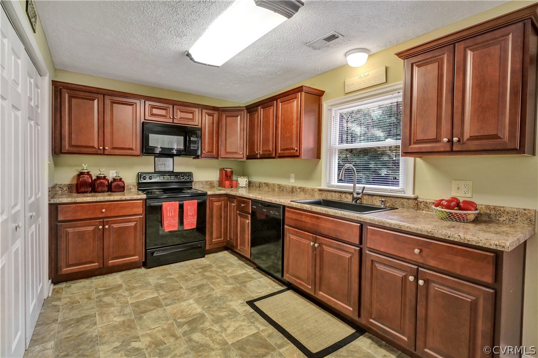 2110 Meadow Road Sandston, VA 23150 - Photo 9 of 24 Gallery Image 9