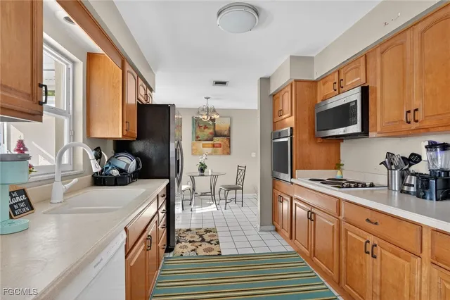 $265,200 | 1718 Southeast 29th Lane, Cape Coral, FL 33904