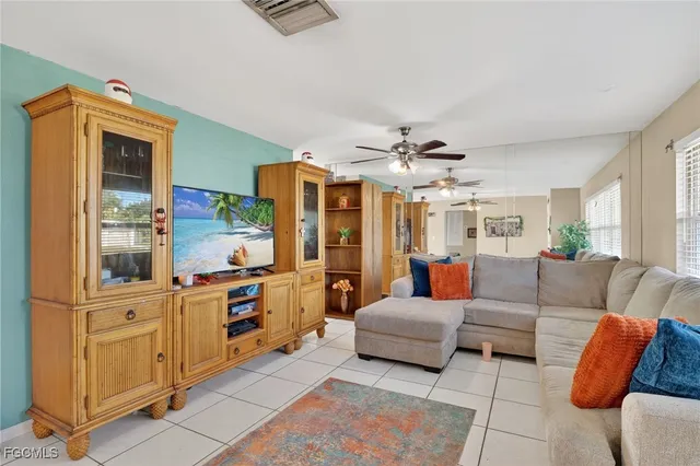 $265,200 | 1718 Southeast 29th Lane, Cape Coral, FL 33904