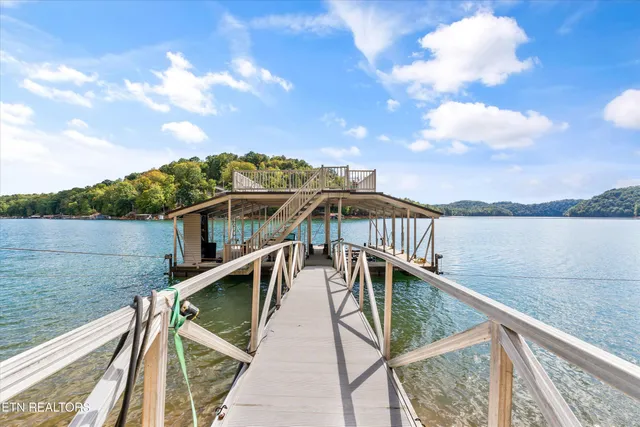 $1,550,000 | 489 Fox Lake Lane, La Follette, TN 37766