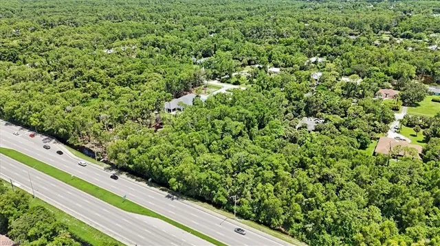 $949,500 | 5665 Napa Woods Way, Naples, FL 34116