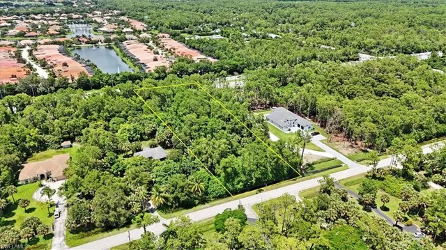 $949,500 | 5665 Napa Woods Way, Naples, FL 34116