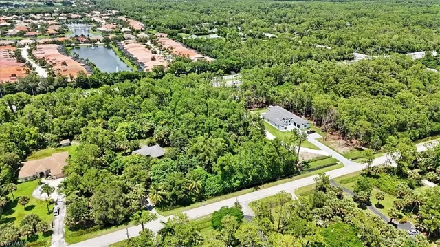 $949,500 | 5665 Napa Woods Way, Naples, FL 34116