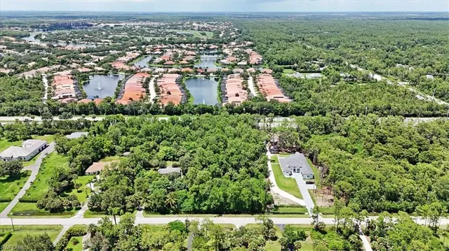 $949,500 | 5665 Napa Woods Way, Naples, FL 34116