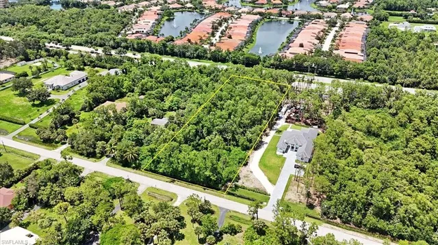 $949,500 | 5665 Napa Woods Way, Naples, FL 34116