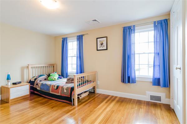 128 Roundwood Road Newton, MA 02464 - Photo 8 of 11 Gallery Image 8