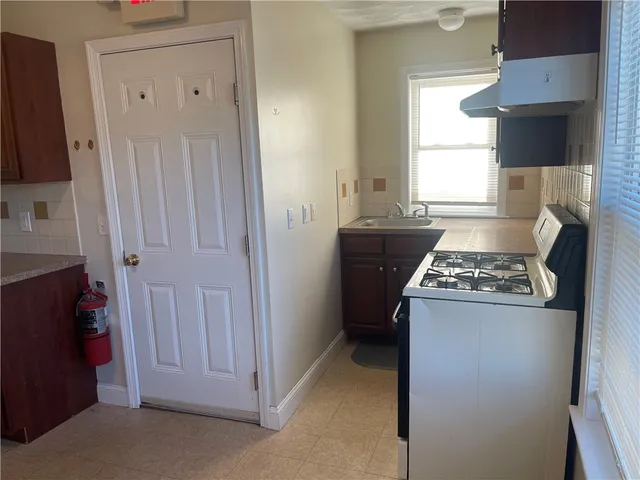 $1,800 | 585 Main Street, Unit 2A, East Greenwich, RI 02818