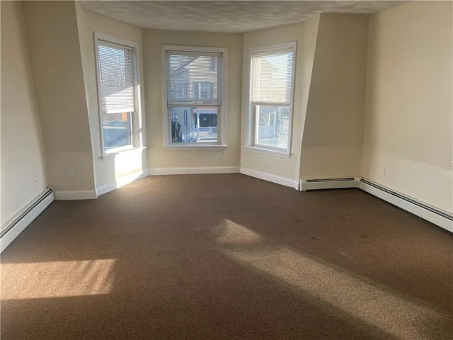 $1,800 | 585 Main Street, Unit 2A, East Greenwich, RI 02818