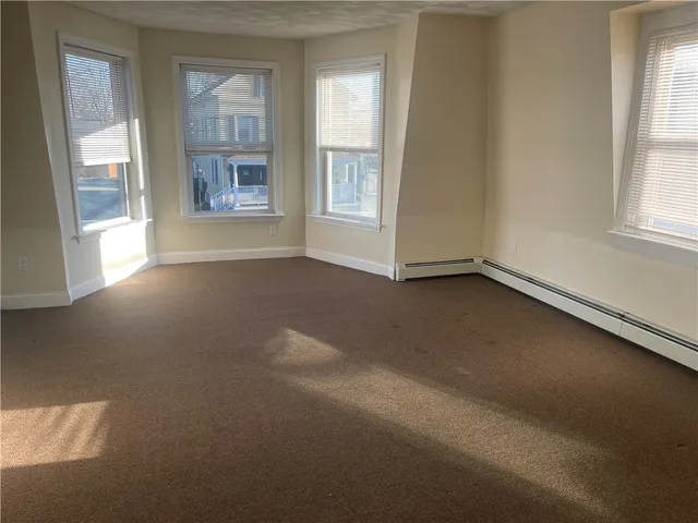 $1,800 | 585 Main Street, Unit 2A, East Greenwich, RI 02818