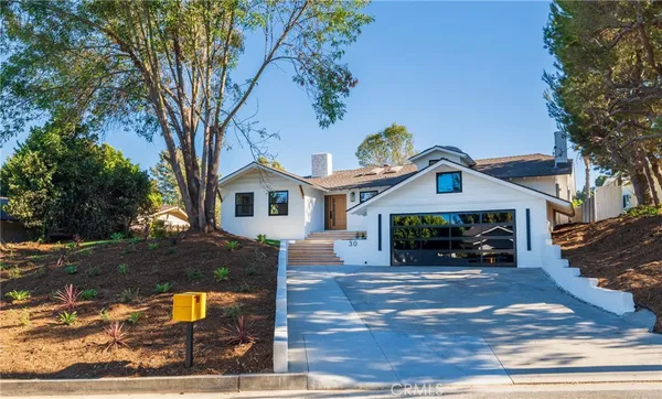 $2,799,888 | 30 Santa Bella Road, Rolling Hills Estates, CA 90274