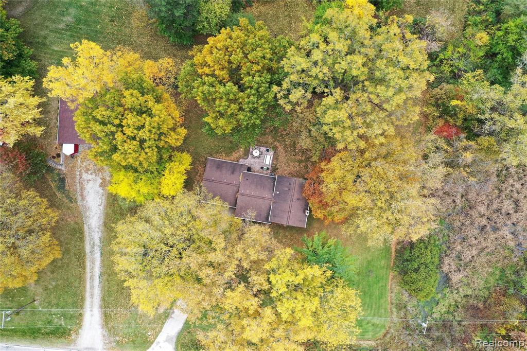 10498 Carmer Road Fenton, MI 48430 - Photo 4 of 40