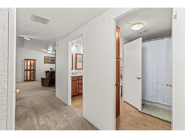 $524,900 | 49400 Eagle Rock Place, Vida, OR 97488