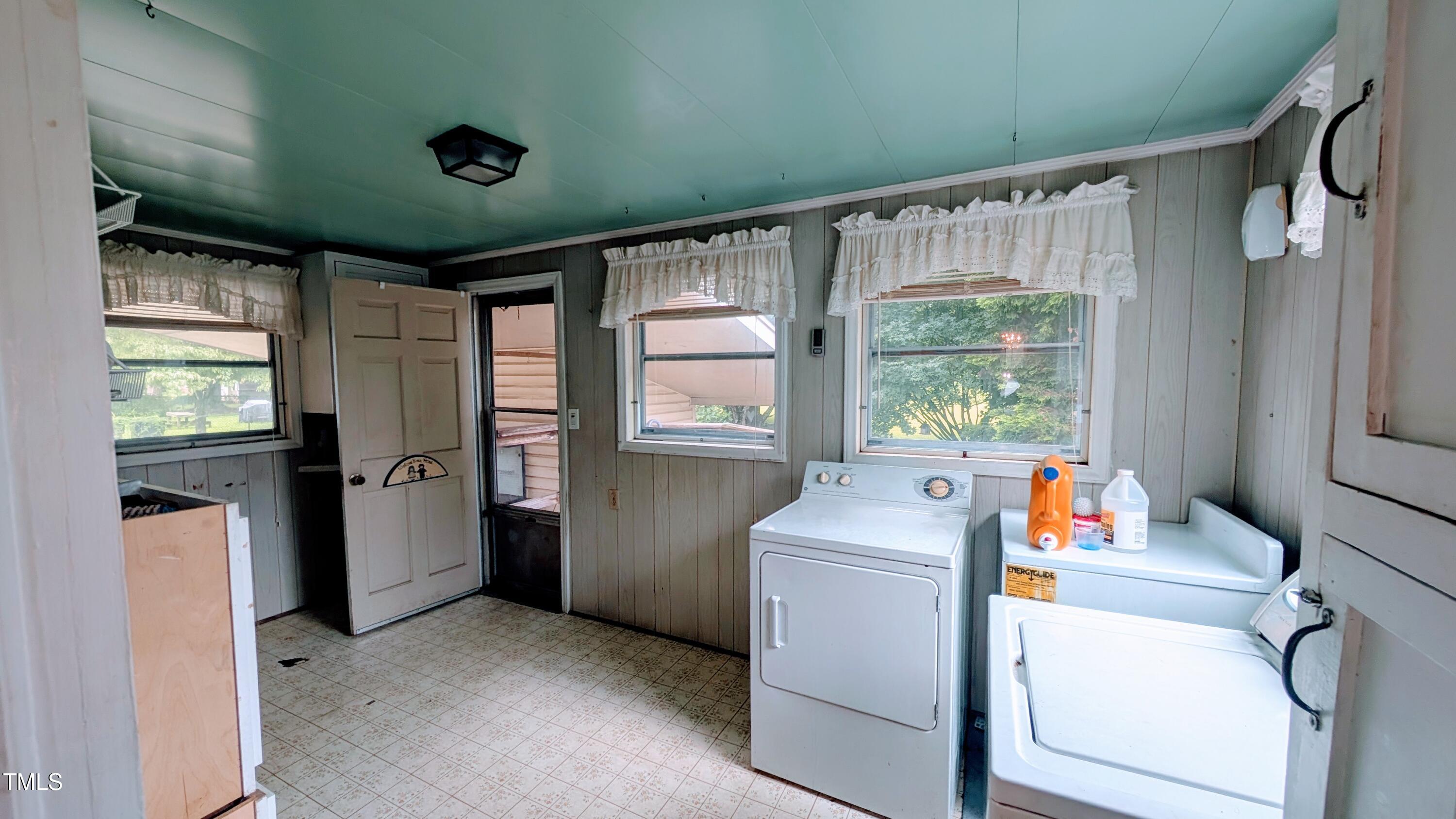 1529 West Hanover Road Burlington, NC 27217 - Photo 12 of 41 PXL_20250805_201817397~2