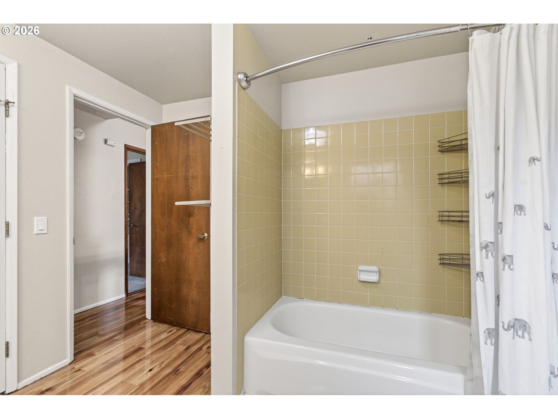 2090 Graham Drive Eugene, OR 97405 - Photo 16 of 30 a bathroom with a bathtub and a shower