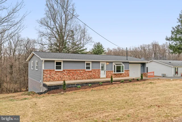 a house view with a outdoor space