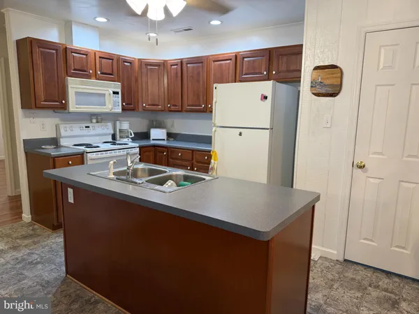 $499,000 | 16100 General Puller Highway, Deltaville, VA 23043