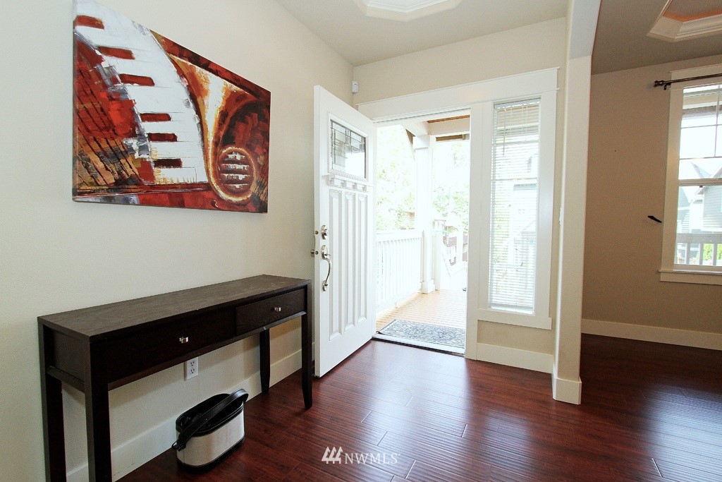 4721 Northeast 13th Place Renton, WA 98059 - Photo 2 of 20 Gallery Image 2