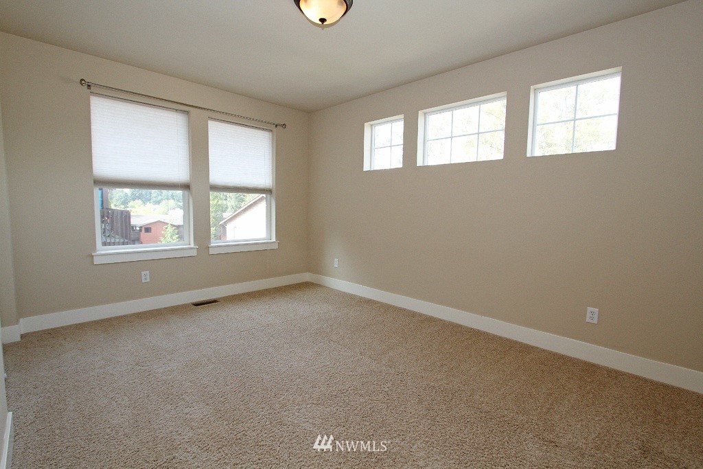 4721 Northeast 13th Place Renton, WA 98059 - Photo 17 of 20 Gallery Image 17