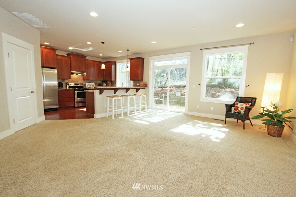 4721 Northeast 13th Place Renton, WA 98059 - Photo 5 of 20 Gallery Image 5